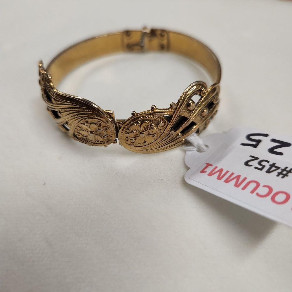 Vintage Golden Bracelet #452